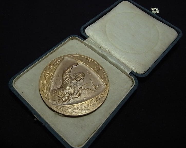 1922 Tokyo Peace Commemorative  Exposition Bronze Medal.jpg