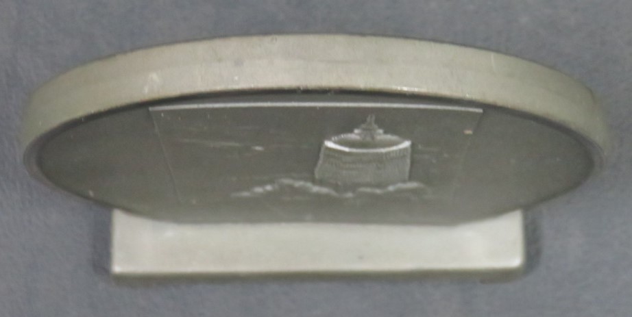 1935 Emperor of Manchuria Visit to Japan  Commemorative Table Medallion.jpg