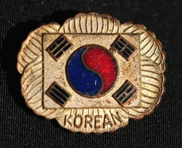 1945 朝鮮独立記念徽章.jpg