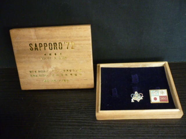 1972 Sapporo Winter Olympics Games souvenir badges..jpg