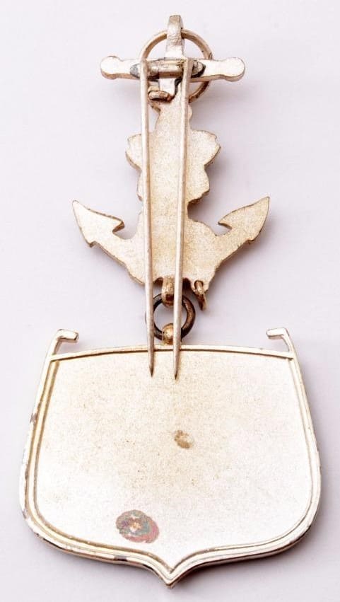 1st  class Merit Badge of Japan Seafarers Relief Association.jpg