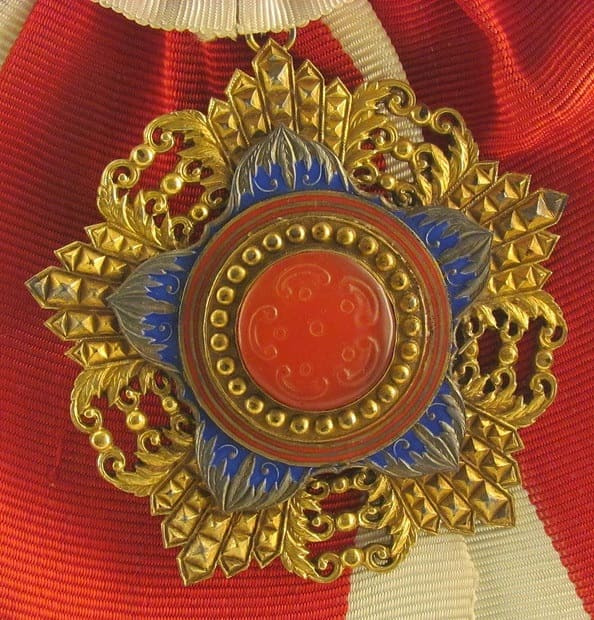 1st class Order of Brilliant Jade awarded in 1936 to the president of Czechoslovakia Edvard Beneš.jpg