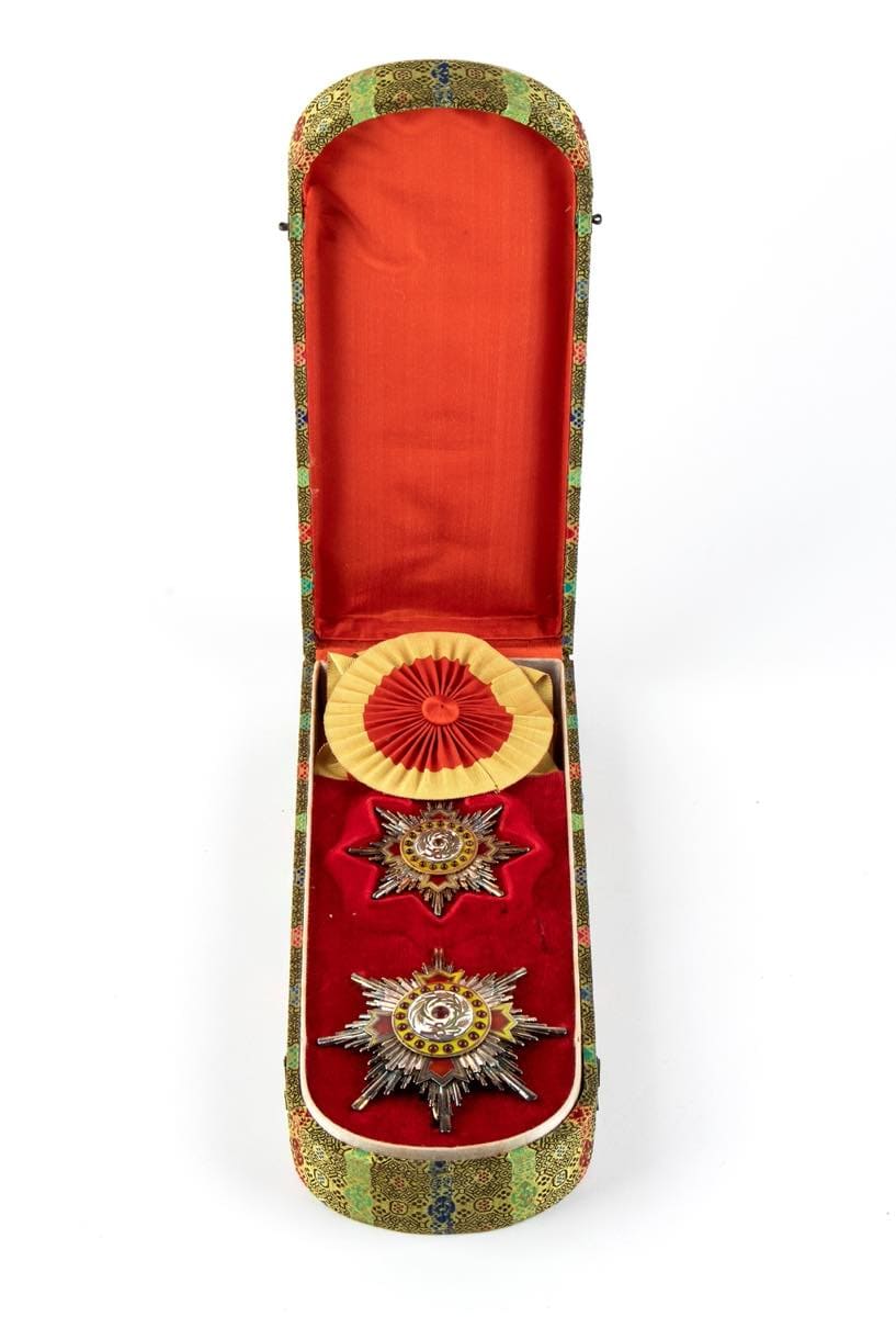 1st class Order of Precious Brilliant Golden Grain awarded in 1920 to Italian Admiral Paolo Camillo Thaon di.jpg 1st class Order of Precious Brilliant Golden Grain awarded in 1920 to Italian Admiral Paolo Camillo Thaon di.jpg
