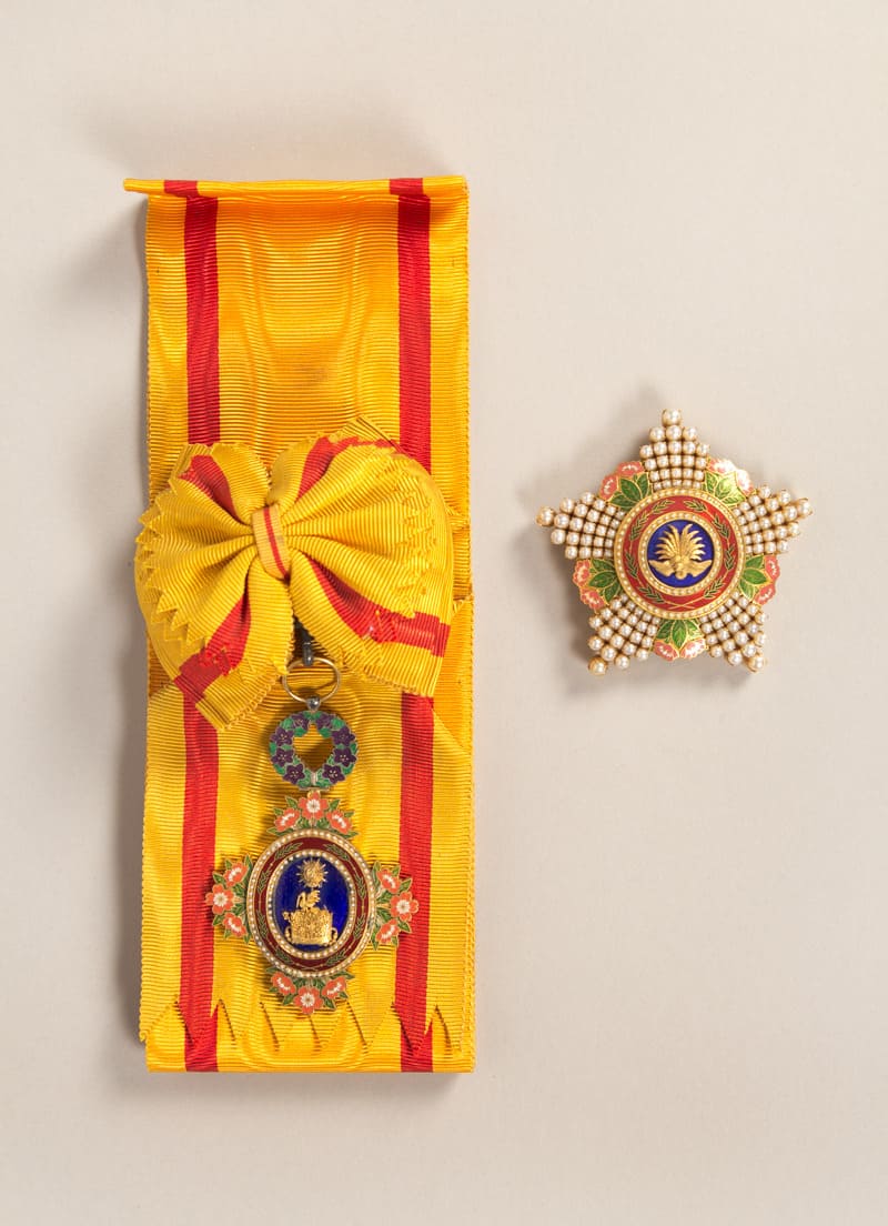 1st class Order  of Precious Crown.jpg