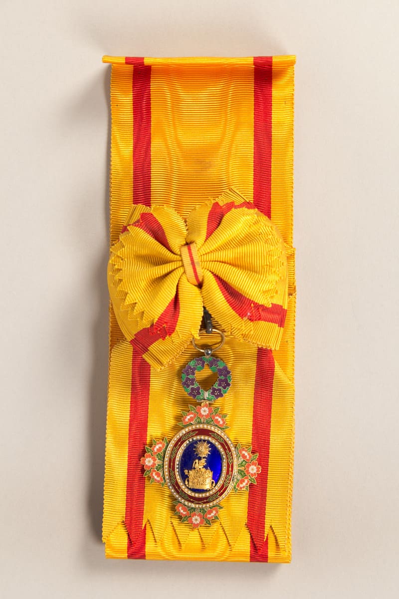 1st class Order of Precious  Crown.jpg