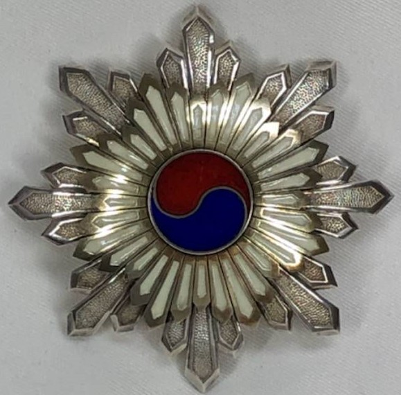 1st class Order of Taeguk.jpg