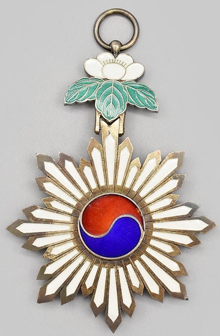 1st class Order of  Taeguk.jpg
