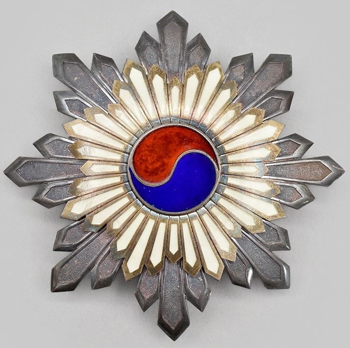1st class  Order  of Taeguk.jpg