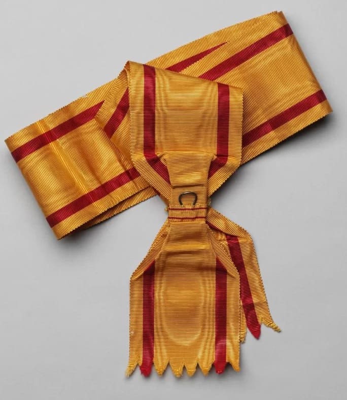 1st class Order of the Precious Crown Sash.jpg 1st class Order of the Precious Crown Sash.jpg