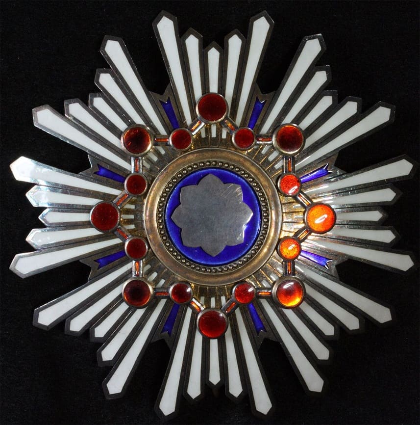1st class Sacred Treasure  order awarded in 1907 to Director of the Board of Audit of Japan Koichi Hama.jpg 1st class Sacred Treasure  order awarded in 1907 to Director of the Board of Audit of Japan Koichi Hama.jpg