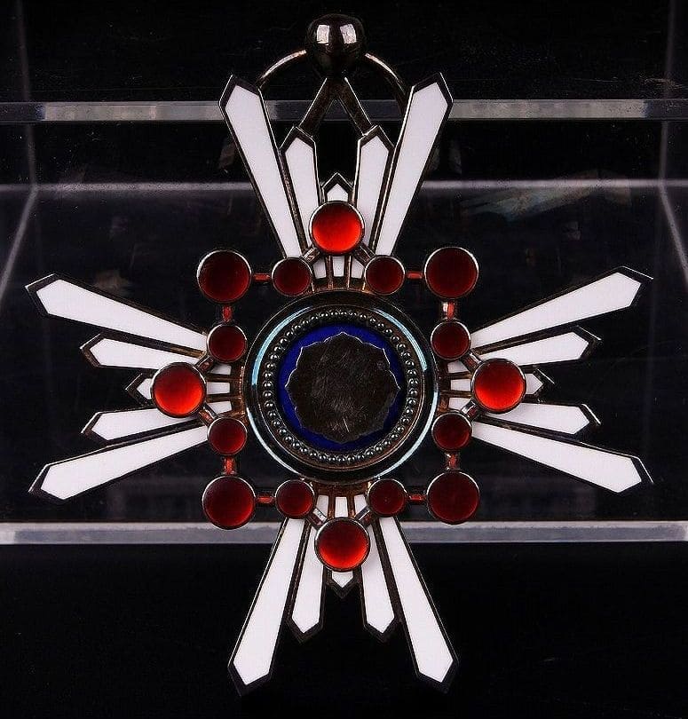 1st class Sacred Treasure order awarded in 1964.jpg 1st class Sacred Treasure order awarded in 1964.jpg