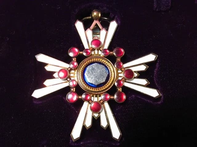 1st class  Sacred Treasure order awarded in 1986.jpg