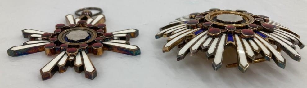 1st class  Sacred Treasure order marked M.jpg