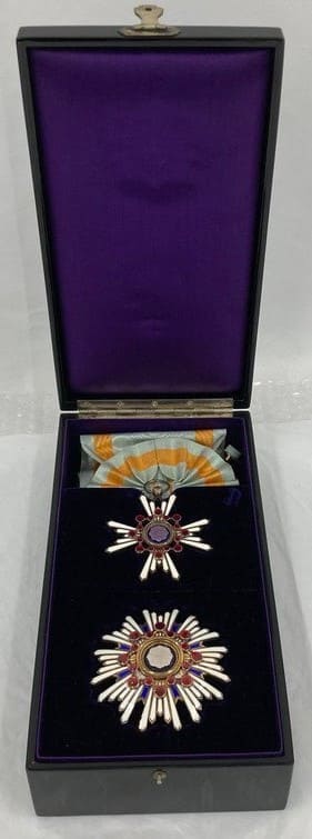 1st class Sacred  Treasure order marked M.jpg