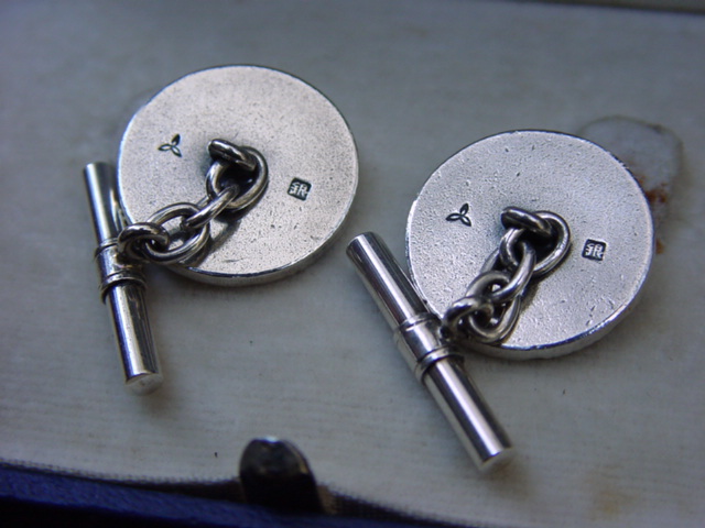 Gift Cufflinks from the Kan'in-no-Miya Imperial Family/皇族御下賜