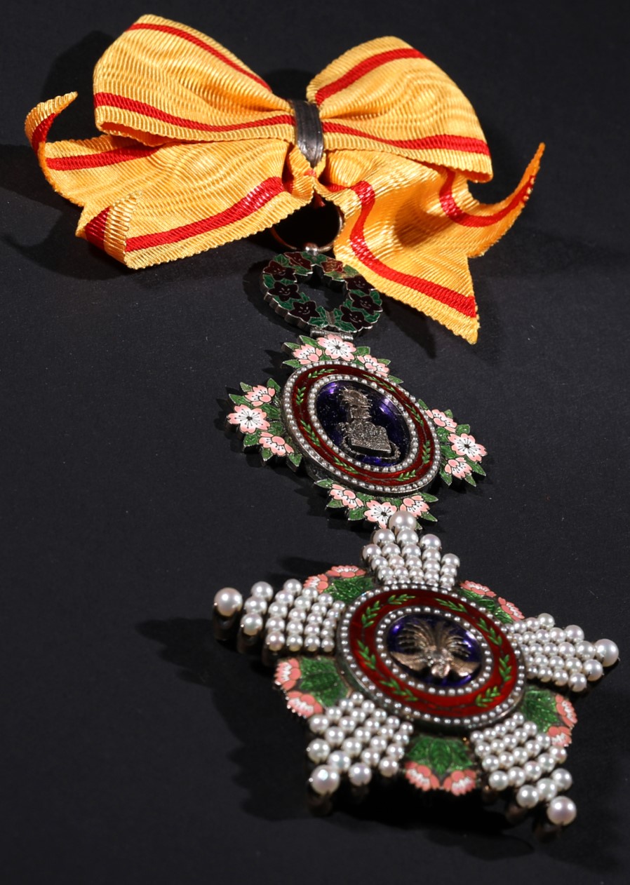 1st Class Orders of Precious Crown/勲一等宝冠章 | Medals of Asia