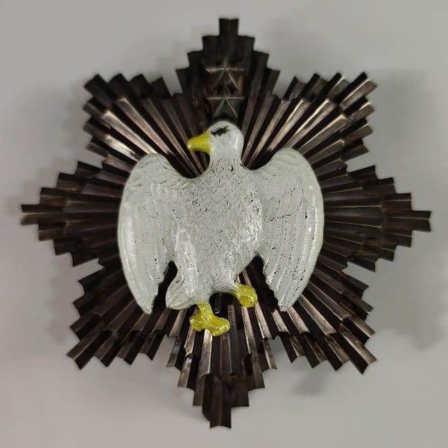 2nd class fake  breast star Order of the White Falcon.jpg