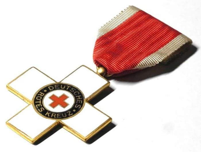 2nd class  German  Red Cross Honor Decoration.jpg