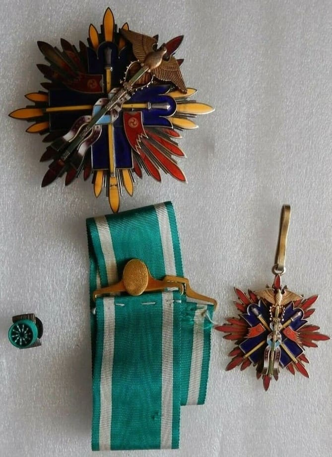 2nd class Golden Kite order from 1938-1942 time  period.jpg