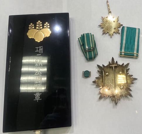 2nd class Golden Kite order from 1938-1942 time period.jpg