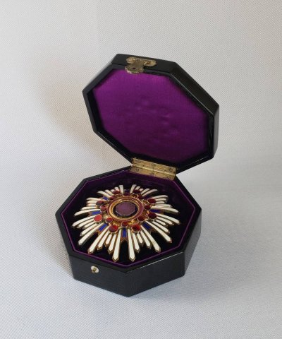 2nd  class Sacred Treasure  order awarded on July 8, 1941.jpg