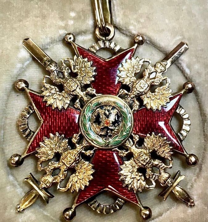 2nd class St. Stanislaus order with fake medallions for Non-Christians.jpg