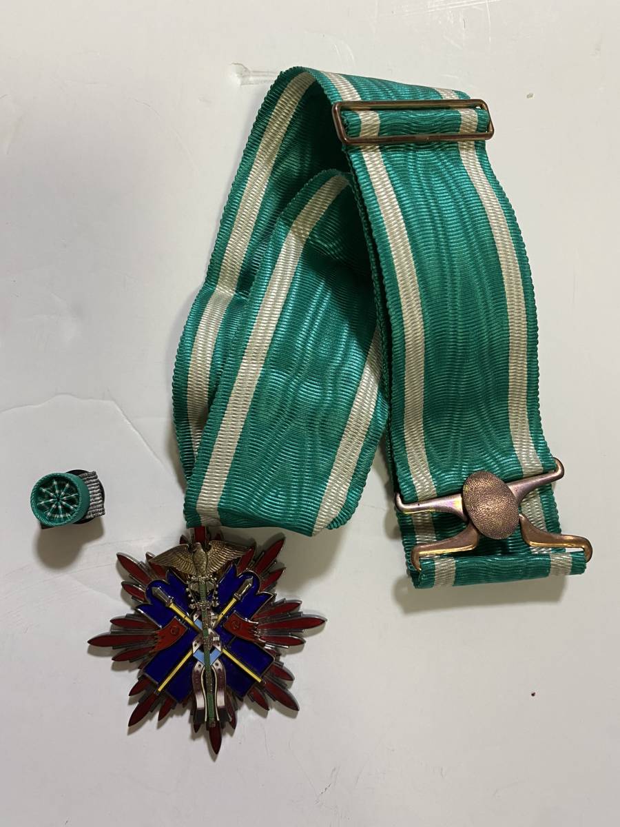 3rd class Golden Kite Order in Paper Wrapping.jpg