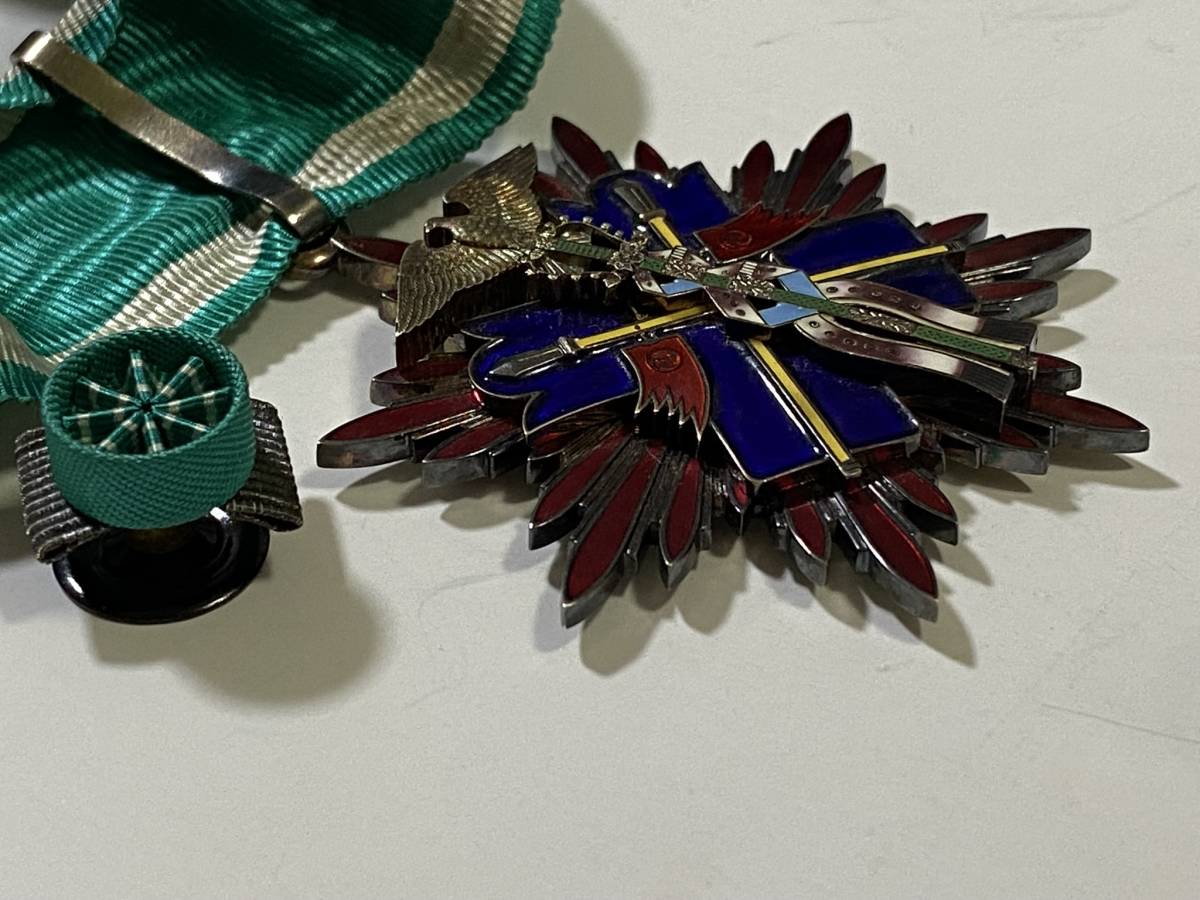 3rd class Golden Kite  Order in Paper Wrapping.jpg