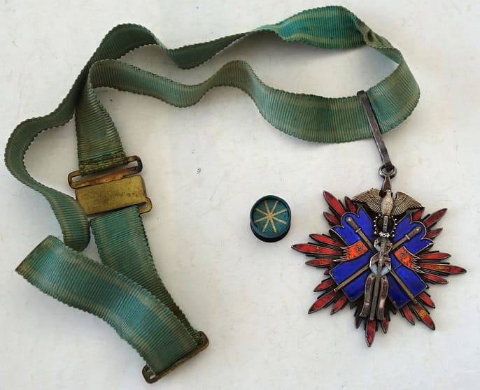 3rd Class Golden Kite orders from the Meiji Era.jpg