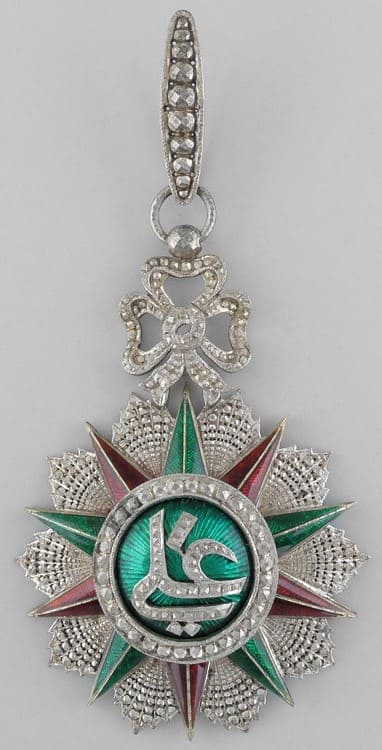 3rd class Order  of Nishan-Iftikar made by Halley.jpg