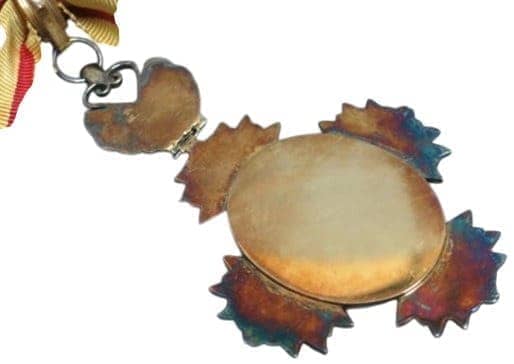 3rd Class Order  of  Precious Crown 勲三等宝冠章.jpg