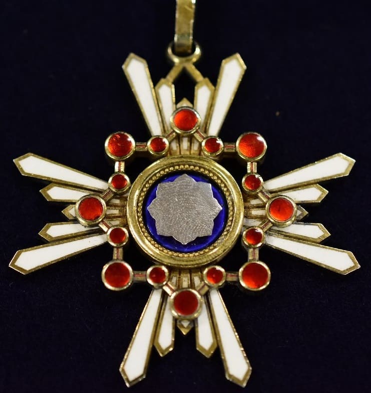 3rd class Order of Sacred Treasure with mark ナ.jpg