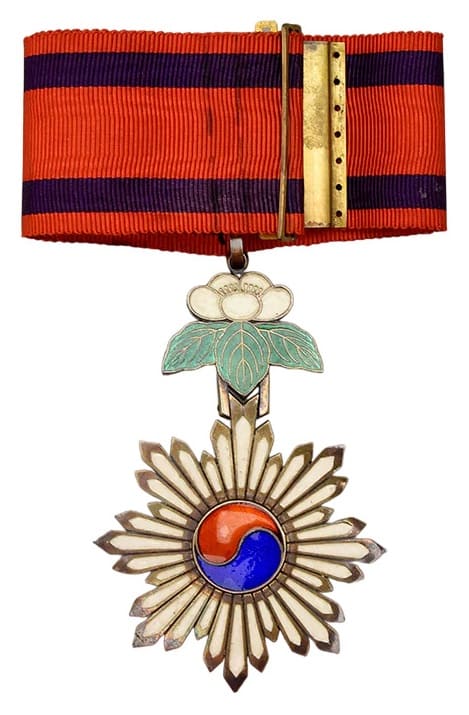 3rd class  Order of Taeguk.jpg