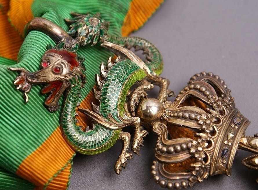 3rd class Order of  the Dragon of Annam made by JMJ van Wielik.jpg