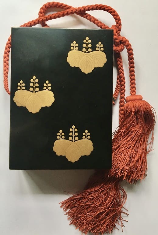 3rd class Order of the Rising  Sun in case for foreigners.jpg