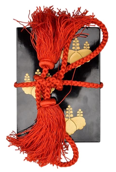 3rd class order of the Rising Sun with case for a foreigners.jpg