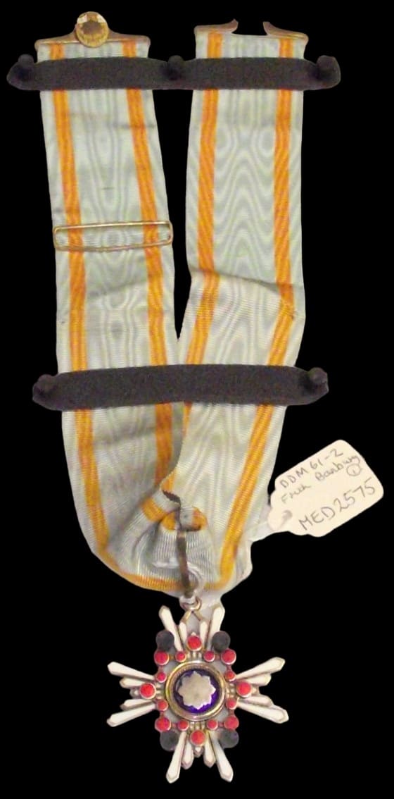 3rd class Order of the Sacred Treasure awarded in 1919.jpg