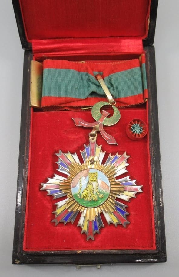 3rd class Order of the Striped Tiger awarded in 1919 to  Major General Funabashi Yoshizo.jpg