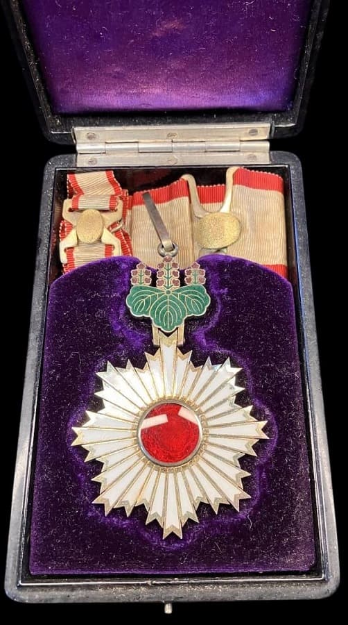 3rd class Rising  Sun awarded to aCommander of the Osaka Army Arsenal in 1934.jpg