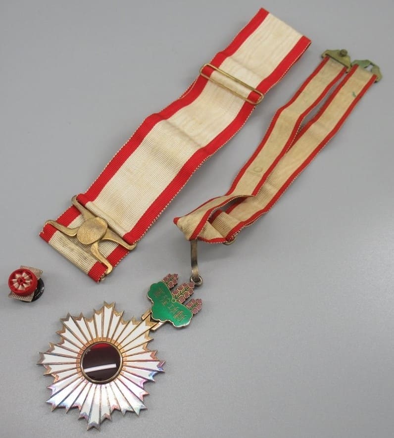 3rd  class Rising  Sun order awarded in 1940 to Kazunari Funabashi.jpg