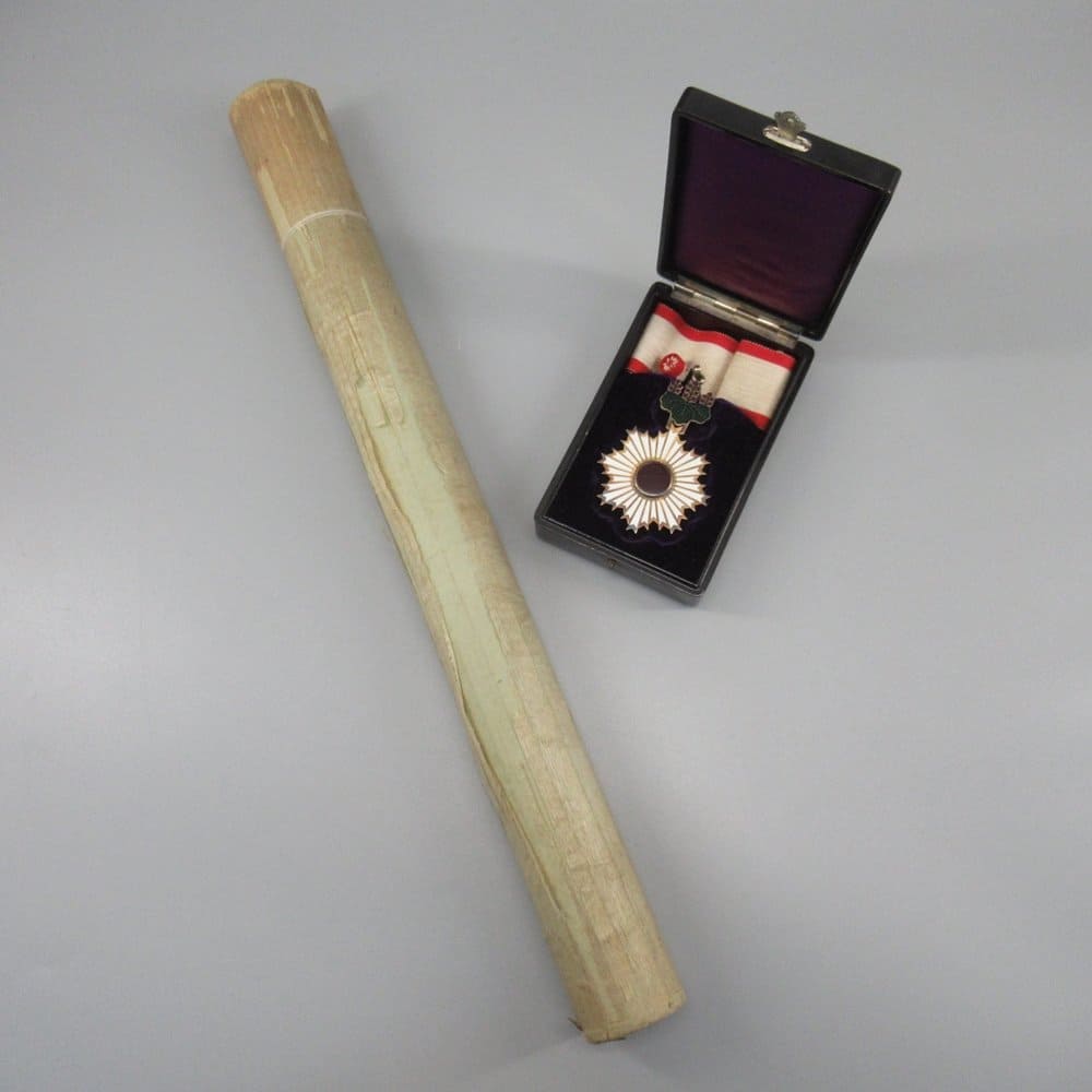 3rd class Rising  Sun order awarded in 1940 to Kazunari Funabashi.jpg