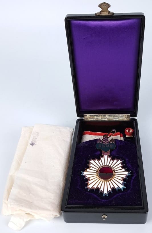 3rd class Rising Sun order.jpg