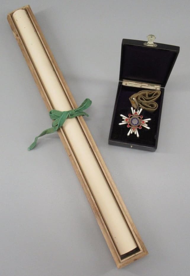 3rd class  Sacred Treasure order awarded to Major General Funabashi Yoshizo.jpg
