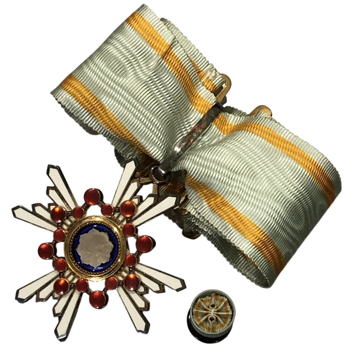 3rd class Sacred Treasure order with mark N..jpg