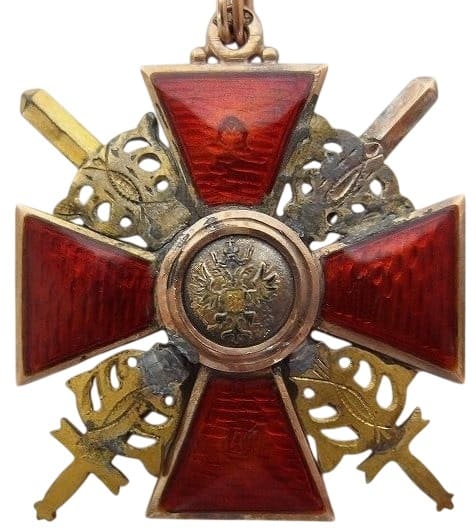3rd class Saint Anne order for Non-Christians with swords.jpg