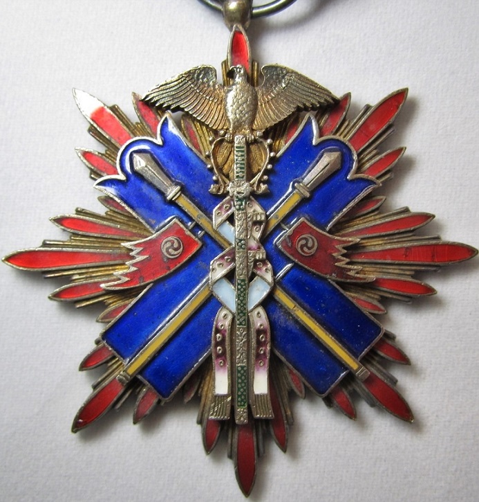 4th class  Order of Golden Kite awarded in 1906.JPG