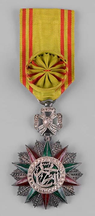 4th class Order of Nishan-Iftikar made by Kretly,  Paris.jpg