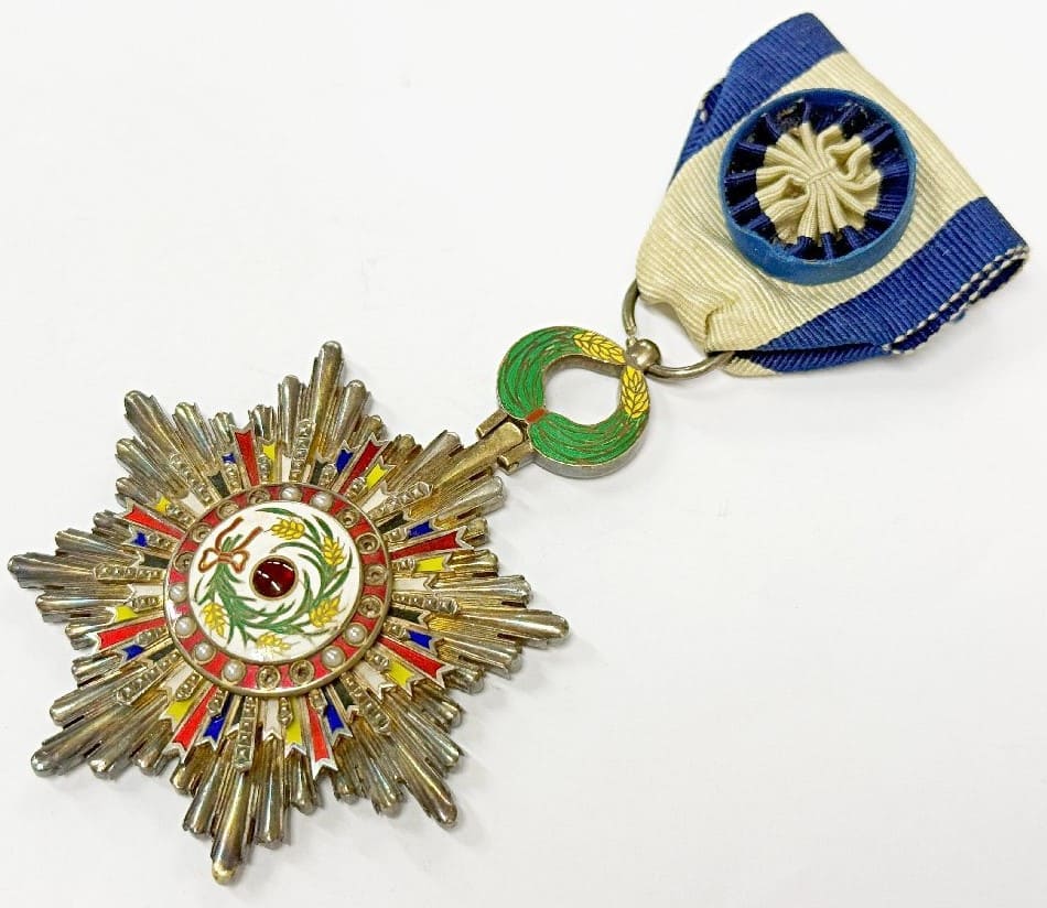 4th class Order of Precious Brilliant Golden Grain.jpg