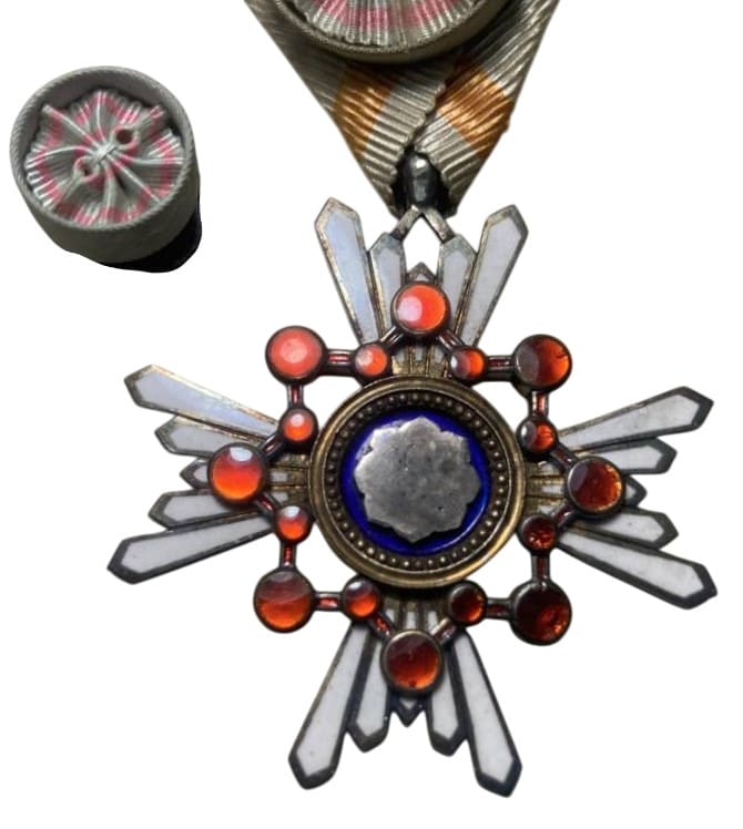 4th class Order of Sacred Treasure with mark 美.jpg