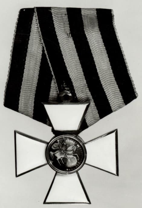 4th class Order of Saint George made by the Alexander Brylov  workshop.jpg